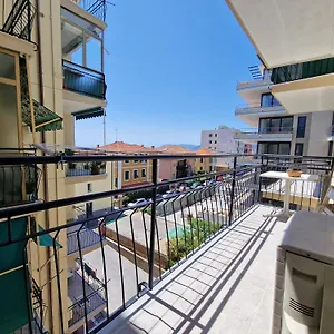 50 Metri Dal Mare - Free Parking E A/c Apartment Pietra Ligure